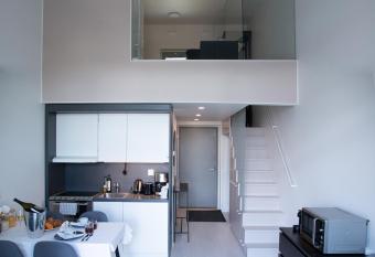 Elegant Penthouse Loft - Near the Airport has Balcony rooms