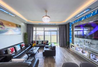 Luxury two bedroom                                           has rooms with a private hot tub