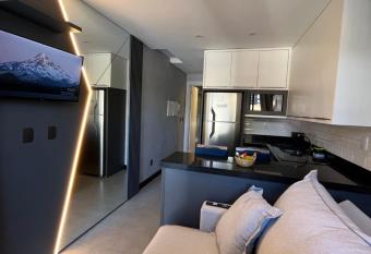 Apto Praia Brava 100m do Mar has Balcony rooms