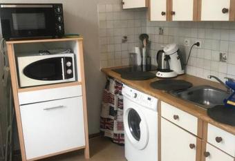 Louer saisonnier, sp  cial, cure allows 18 year olds to book a room