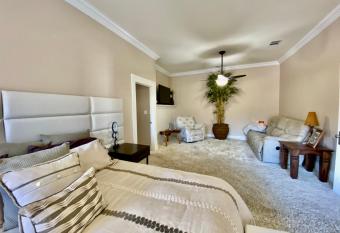 Georgetown B&B Oasis allows 18 year olds to book a room