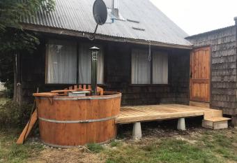 Caba  a La Colonia has rooms with a private hot tub