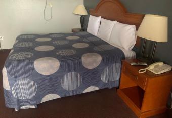 Hickman's Motel allows 18 year olds to book a room