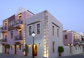 Palazzo Vecchio Exclusive Residence has Balcony rooms