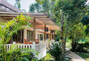 Treeya Lanta allows 18 year olds to book a room