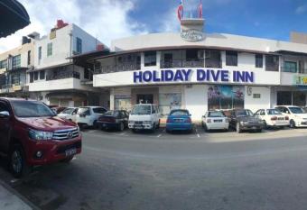 Holiday Dive Inn allows 18 year olds to book a room