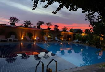 Bougainvillea Terrace House has Smoking rooms