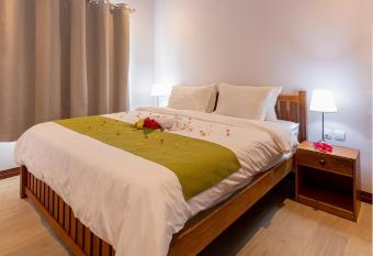 CRYSTAL SHORES Self Catering Apartments - Beau Vallon, Seychelles has Balcony rooms