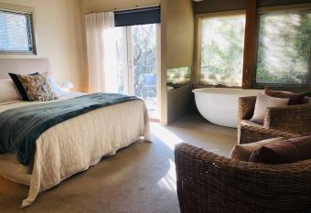 Hepburn hideaway studio allows 18 year olds to book a room