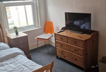 Mike s homestay allows 18 year olds to book a room