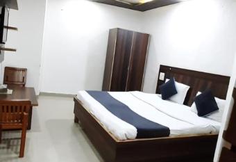 Hotel New Amron45 has Balcony rooms