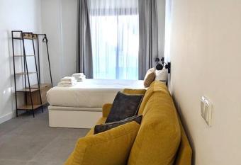 7# A 1  del metro. Centro 15  has Balcony rooms