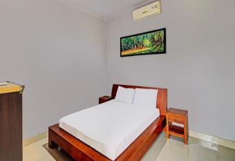 OYO 92203 Tata Guest House allows 18 year olds to book a room