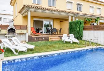 Jumbina has Balcony rooms