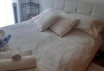 Efd Varzea Park allows 18 year olds to book a room