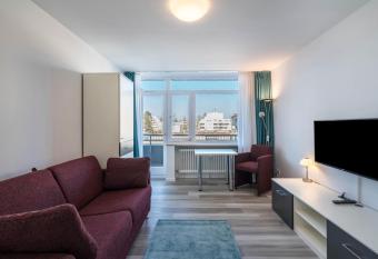 Huber Living Single Plus 110 has Balcony rooms