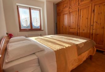 PISTE 700M appartamento con vista paesaggio has Balcony rooms