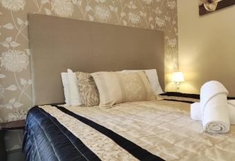 Kirkhill Estate Rooms allows 18 year olds to book a room