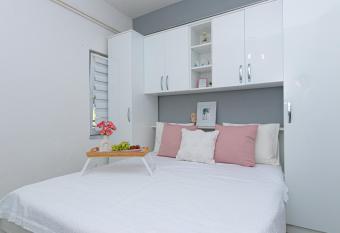 La Bomba has Balcony rooms