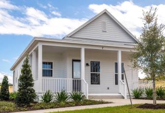 Walton House - 2BR / 2BA has Balcony rooms