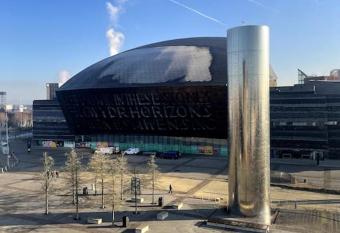 Cardiff Bay Penthouse. allows 18 year olds to book a room