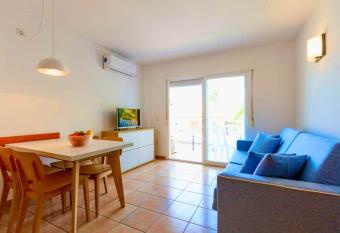 APARTAMENTO SA VARADERO 2D VISTA MARE LATERALE has Balcony rooms