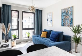 Elegancki apartament w sercu Gdyni. allows 18 year olds to book a room