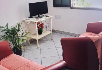 Leal Hospedagem has Balcony rooms