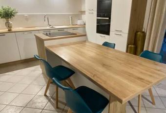 Le Clos des deux ch  nes allows 18 year olds to book a room