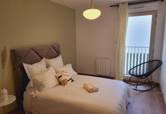 Le Paradigme has Balcony rooms