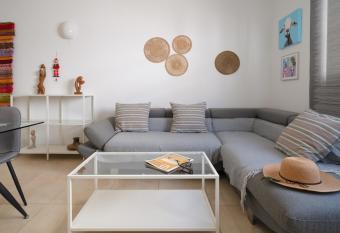 Casa Nina allows 18 year olds to book a room