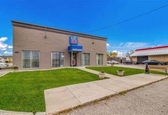 MOTEL 6 Fargo West Acres allows 18 year olds to book a room
