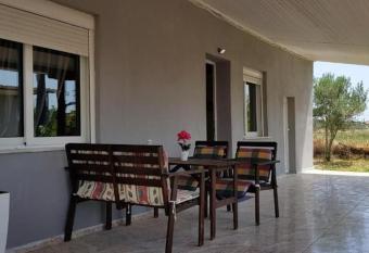 Detached quiet villa 500m from sea has Balcony rooms