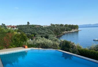 ANNAS VILLA has Balcony rooms