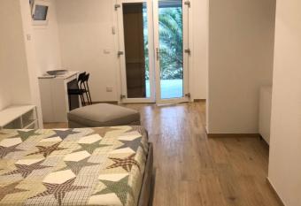 Green Paradise has Balcony rooms