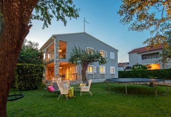 Villa Mari Apartment has Balcony rooms