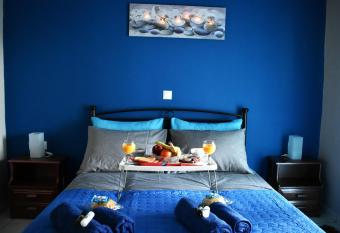 Stelios and Eva has Balcony rooms