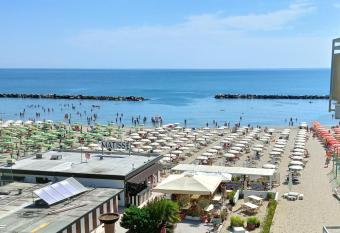 Appartamento sul mare Lido di Savio has Balcony rooms