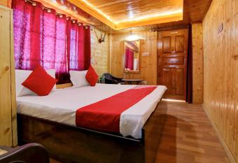 OYO Flagship Hotel Hill Top allows 18 year olds to book a room