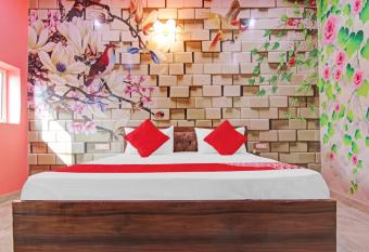 Super OYO Flagship Govind Residency allows 18 year olds to book a room