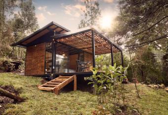 Santa Elena De Lujo Con Jacuzzi Y Fogata has rooms with a private hot tub