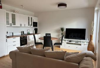 Gem  tliche 3 Raumwohnung am V  lkerschlachtdenkmal has Balcony rooms