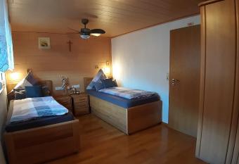 Apartment Morgensonne mit Balkon has Balcony rooms