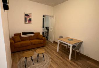 Studio LENS centre ville allows 18 year olds to book a room