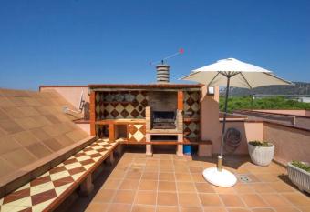 D  plex by Hostandjoy has Balcony rooms