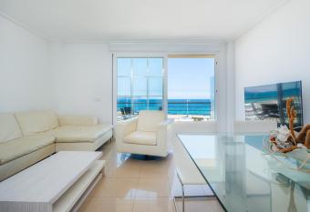 Minimal Ref 9000 has Balcony rooms