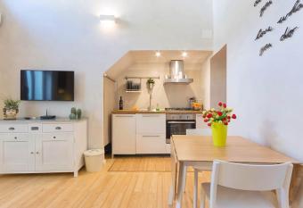 Fortune House - Apartment Ortigia Wifi allows 18 year olds to book a room