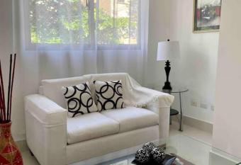 Bright 1BR Apt, Private Parking, AC, Wifi, Balcony allows 18 year olds to book a room