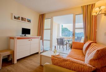 Cap B has Balcony rooms