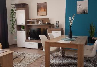 APARTMAN PARK has Balcony rooms